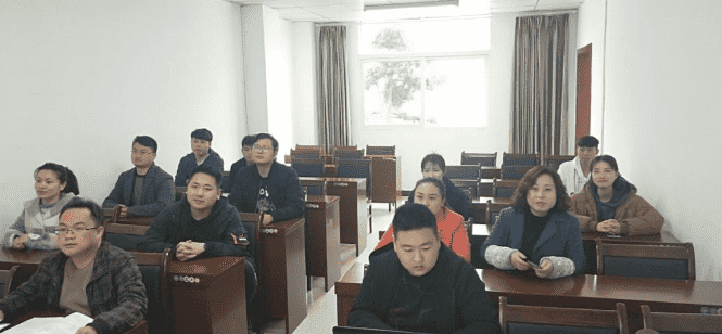 市城投集团公司组织收看第十五期“新时代学习大讲堂”