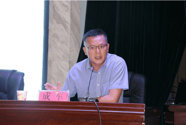 市城投集团公司党委开展党务知识、 保密知识、法制教育及人力资源集中培训